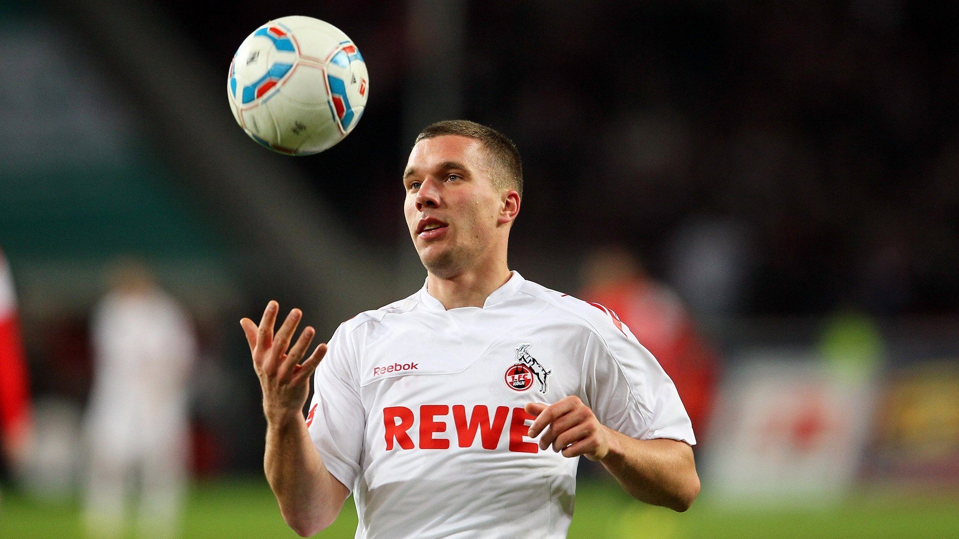 利物浦锋线火力全开,红军重返争冠行列,利物浦walk along