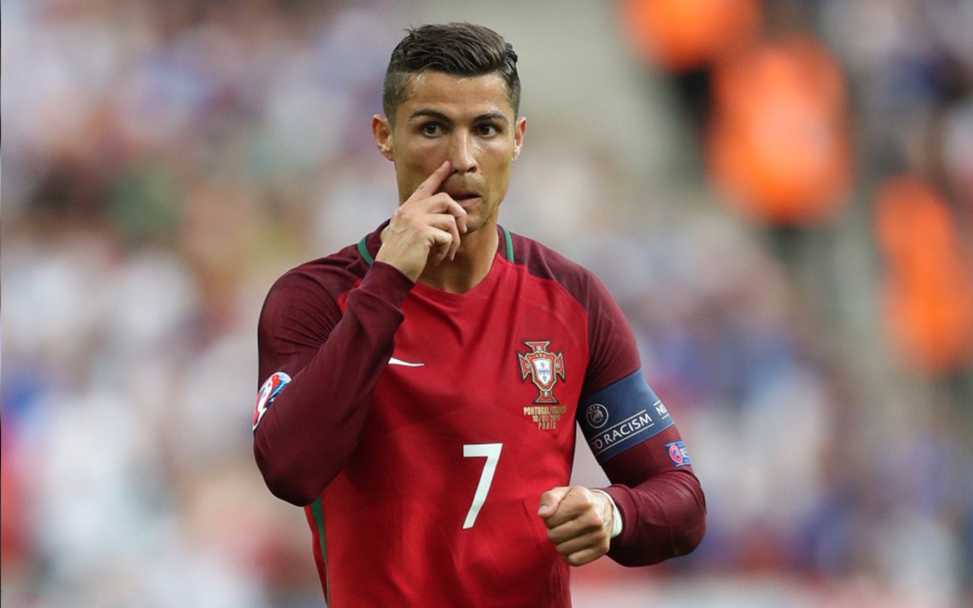 法国球员赛后鞠躬道歉：对不起球迷，法国球迷哭了